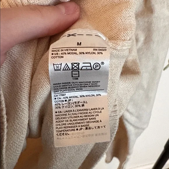 Banana Republic sweater - Picture 3 of 4